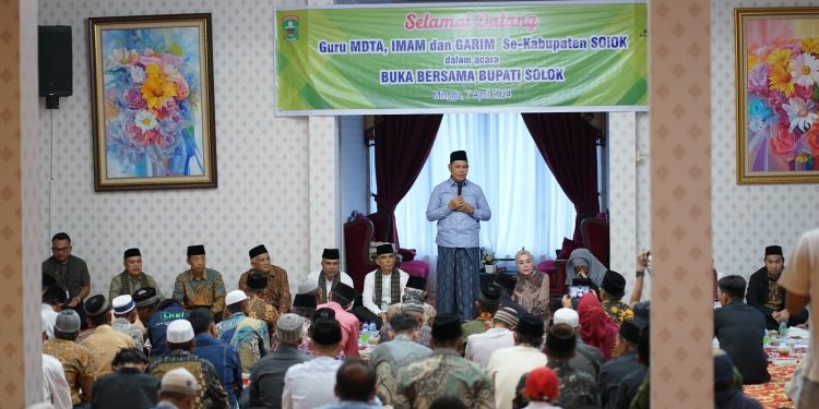 Bupati Solok Bersilahturahmi dan Berbuka Puasa Bersama dengan Seluruh Guru MDTA, Imam dan Garin se-Kabupaten Solok