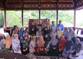 Wako Solok Beserta Istri Terima Kunjungan Silaturahmi Guru dan Pensinan Guru MAN Koto Baru