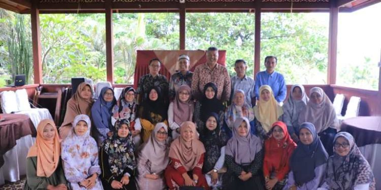 Wako Solok Beserta Istri Terima Kunjungan Silaturahmi Guru dan Pensinan Guru MAN Koto Baru