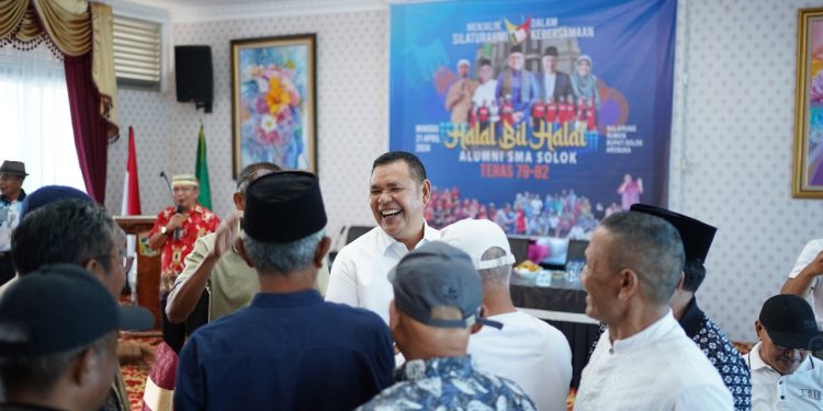 Menjalin Silaturahmi Dalam Kebersamaan, Bupati Solok Halal Bihalal Bersama Alumni SMA Solok Teras 79-82