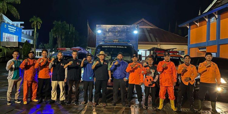 Bupati Epyardi Asda Turunkan Tim dan Satu Ekskavator untuk Bantu Korban Galodo di Kab. Agam