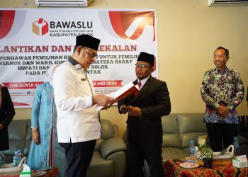Bupati Solok Hadiri Pelantikan Panwascam untuk Pilkada Serentak Tahun 2024 di Kab. Solok