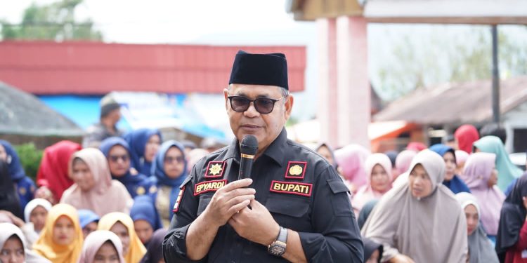 Bupati Solok Epyardi Asda dan Keberpihakan pada Buruh