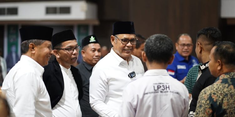 Punya Karakter Kepemimpinan yang Kuat, Bupati Epyardi Asda Dinobatkan Sebagai Sohibul KAHMI Sumbar