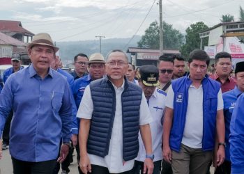 PAN Peduli, Ketua Umum DPP PAN, Zulkifli Hasan Serahkan Bantuan Bencana Alam Kabupaten Agam