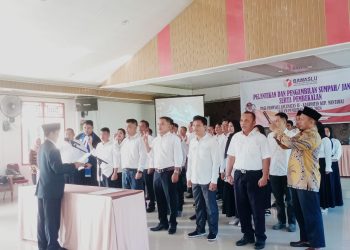 Bawaslu Mentawai Lantik 30 Orang Panwascam