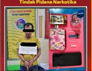Satres Narkoba Polres Tanah Datar Mengamankan JA Terduga Pelaku Penyalahgunaan Narkoba Jenis Sabu