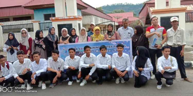 Sebanyak 11 Orang Siswa SMKN 2 Batusangkar Tamatan Tahun 2024 akan Diberangkatkan ke Jepang untuk Magang