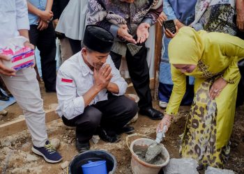 Emiko Epyardi Asda Hadiri Peletakan Batu Pertama Pembangunan Masjid Nurul Falah Nagari Batu Bajanjang