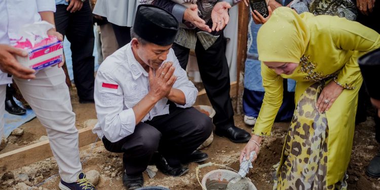 Emiko Epyardi Asda Hadiri Peletakan Batu Pertama Pembangunan Masjid Nurul Falah Nagari Batu Bajanjang