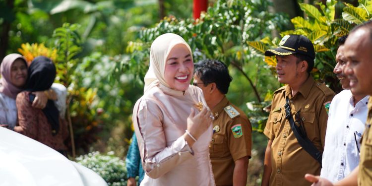 Ketua TP-PKK Kab. Solok Survei Lokasi Persiapan Lomba Kader Posyandu Berprestasi Tingkat Provinsi di Nagari Koto Sani