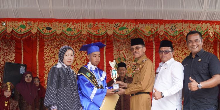 Wujudkan Masyarakat Madani, Bupati Limapuluh Kota Safaruddin Dorong Generasi Qurani