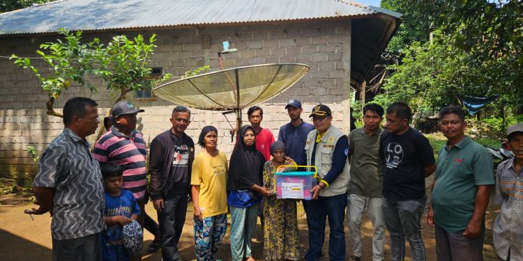 Bantuan Rumah Nenek Nurbaina Terus Berdatangan, Bupati, Baznas, dan Wali Nagari Bergerak Cepat