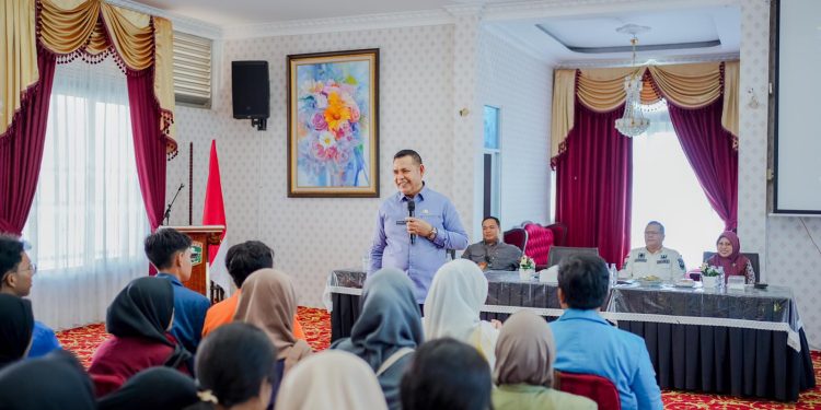 Bupati Solok Tenerima Kunjungan Silaturahmi dan Audiensi Mahasiswa PMM4 Inbound UNP