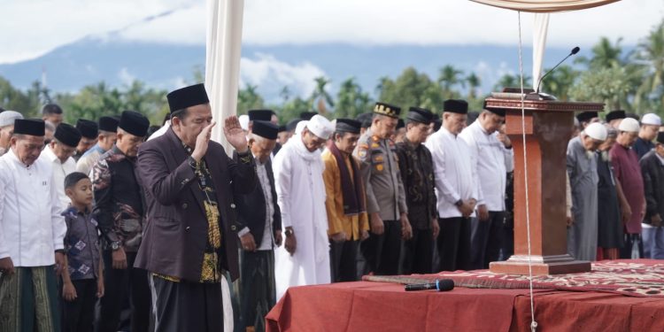 Ribuan Warga Padati RTH Mahkota Berlian Laksanakan Sholat Idul Adha 1445 H