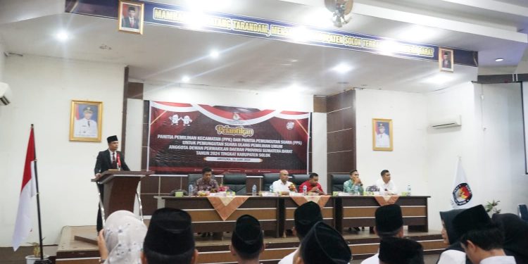 Bupati Solok Diwakili Asisten Pemerintah dan Kesra Hadiri Pelantikan PPK dan PPS untuk Pemungutan Suara Ulang Pemilihan Umum Anggota DPD Provinsi Sumbar Tahun 2024