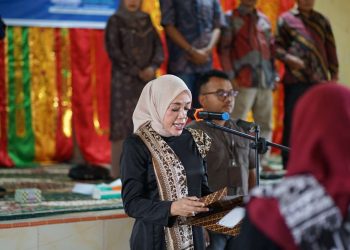 Ketua TP-PKK Kab. Solok Lantik dan Kukuhkan Pengurus FK-BK Kecamatan X Koto Diatas Periode 2024-2029