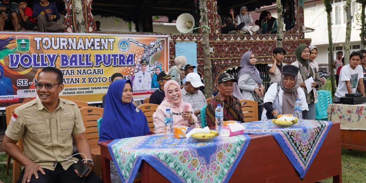 Hadiri Pembukaan Turnamen Volly Ball, Emiko Apresiasi  Mahasiswa KKN dan Karang Taruna di Nagari Sulit Air