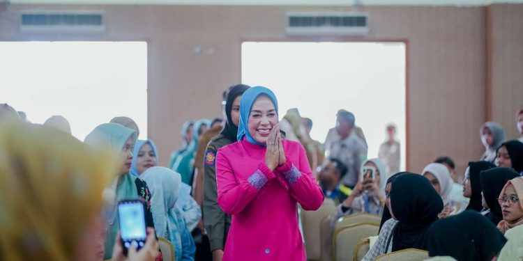 Bunda Literasi Kab. Solok Lantik dan Kukuhkan DPD FK PKBM Kabupaten Solok Periode 2024-2029