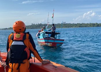 Kapal Nelayan Mengalami Mati Mesin di Perairan Pulau Pitojat Berhasil Diselamatkan SAR Mentawai