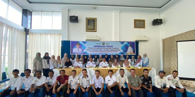 Sekda Medison Membuka Secara Resmi Kegiatan Bimtek Penatausahaan Keuangan Daerah, Aplikasi SIPD-RI bagi Bendahara/Pengelola Keuangan