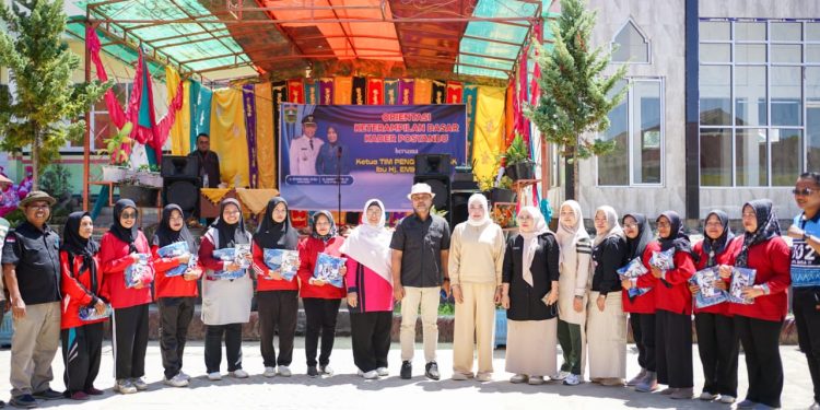KetuaTP-PKK Kab. Solok Hadiri Orientasi Keterampilan Dasar Kader Posyandu di Kec. Pantai Cermin