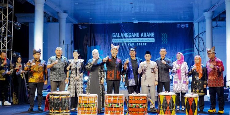 Bupati Epyardi Asda Secara Resmi Membuka Kolaborasi Tiga Even