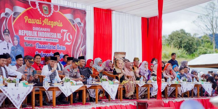 Pemkab Solok Menggelar Pawai Alegoris Dalam Rangka Memeriahkan HUT RI Ke-79