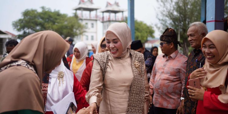 Pembina Bundo Kanduang Kabupaten Solok Membuka Lomba Bundo Kanduang Nagari Singkarak