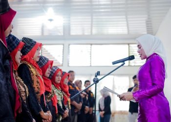 Emiko Epyardi Asda Kukuhkan Pengurus Bundo Kanduang Kecamatan IX Koto Sungai Lasi Periode 2024-2029