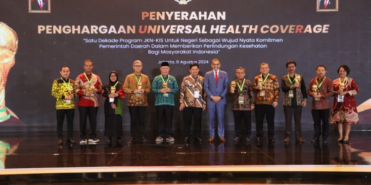 Pemda Mentawai Terima Penghargaan Universal Health Coverage (UHC) Award 2024 dari Wakil Presiden RI Ma’ruf Amin