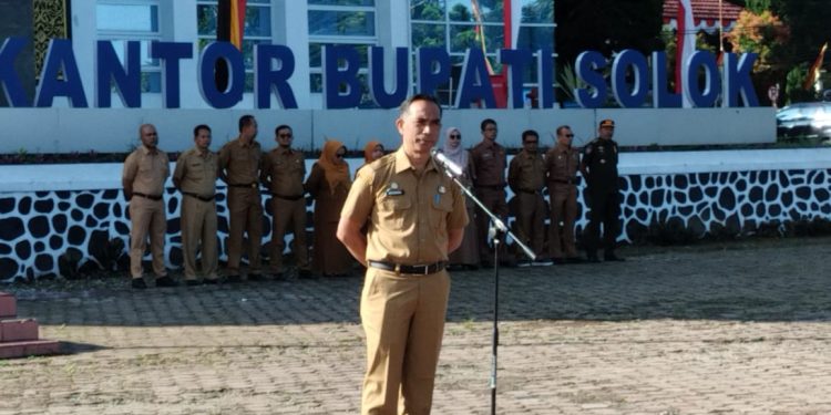 Sekda Medison Pimpin Apel Pagi Pemda Kabupaten Solok