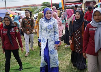 Ketua TP PKK Kabupaten Solok Hadiri Penutupan Kompetisi Tani Se-Kecamatan X Koto Singkarak