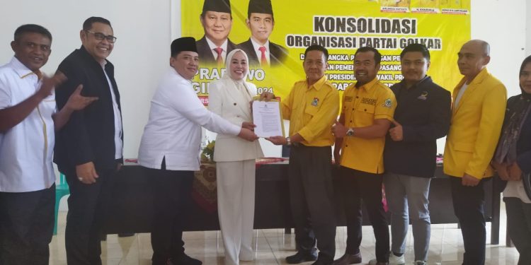 Setelah PAN, NasDem dan Hanura, Emiko dan Irwan Afriadi Terima Surat Dukungan dari Golkar
