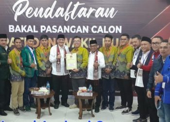Hari Pertama Pendaftaran, KPUD Pessel Terima 1 Bacalon Bupati dan Wakil Bupati Pasangan Hendrajoni–Risnaldi Ibrahim