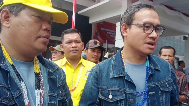 Pasangan Calon Bupati dan Wakil Bupati Mentawai Rinto-Jakop Resmi Mendaftar ke KPU Mentawai