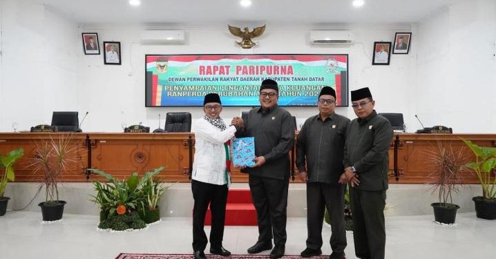 Dalam Sehari DPRD Tanah Datar Gelar Tiga Kali Rapat Paripurna