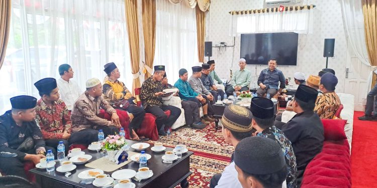 Bupati Epyardi Asda Sambut Kedatangan Forum Komunikasi Pondok Pesantren (FKPP) Se-Kab Solok