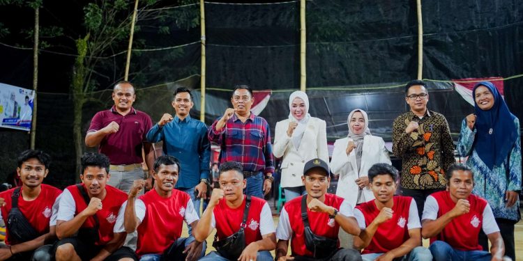 Kadis Pora Kab. Solok Bersama Ketua TP-PKK Hadiri Pembukaan Turnamen Volley Ball ARBA Cup 2024 Aripan Bawah