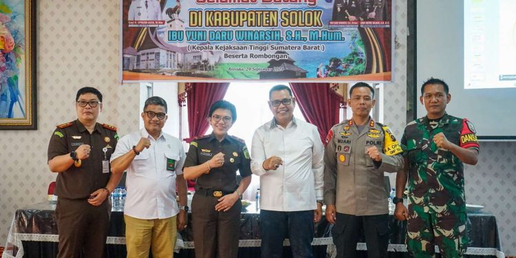 Bupati Solok Sambut langsung Kedatangan Kepala Kejaksaan Tinggi Sumatera Barat di Kab. Solok