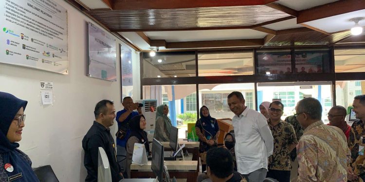 PJ Bupati Solok Lakukan Kunjungan Ke Kawasan Perkantoran di Islamic Center Koto Baru