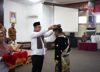 Bupati Solok Kukuhkan Forum Kerapatan Adat Nagari (FORKAN) Kabupaten Solok Periode 2024-2029