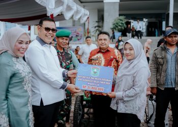 Bupati Solok Serahkan Bantuan Alsintan untuk Kelompok Tani Se-Kabupaten Solok