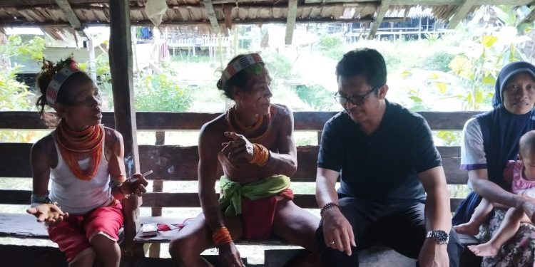 Pasangan Rijel-Yosep Disambut Penuh Suka Cita oleh Masyarakat Saat Sosialisasi di Pulau Siberut