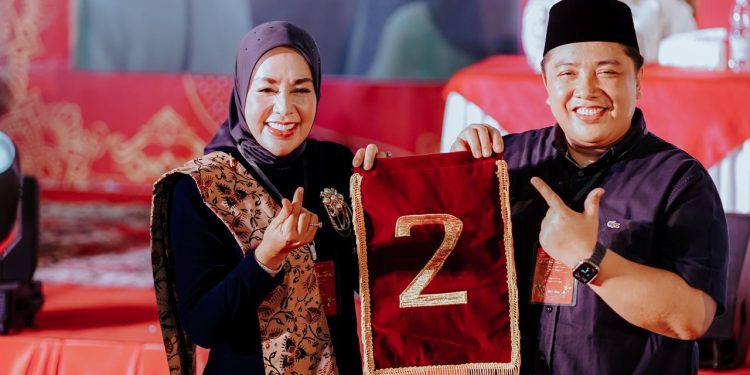 Emiko-Irwan Afriadi dapat Nomor 2, Ribuan Warga Bersyukur
