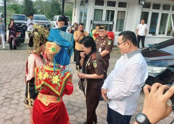 Sehari Sebelum Cuti Pilkada, Bupati Epyardi Asda Terima Kunker Kejati Sumbar di Balairung Arosuka