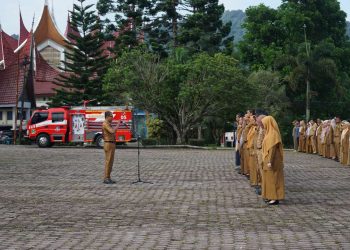 Ricky Carnova, S.STP, M,Si Menjadi Pembina Apel Pagi Lingkup Pemerintahan Kabupaten Solok