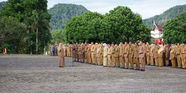 Teta Midra : Mari Kita Selalu Tingkatkan Disiplin dan Integritas Kita Sebagai ASN di Kabupaten Solok