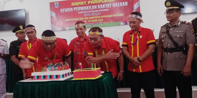 PJ Bupati Mentawai Hadiri Rapat Paripurna DPRD Mentawai di Hari Jadi Kabupaten Ke-25