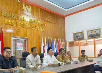 Komisioner KPU Pessel, Rahmat  Ingatkan PPS Tidak Ikuti Instruksi PPK Jika Tidak Sesuai Dengan Ketentuan dan Peraturan KPU